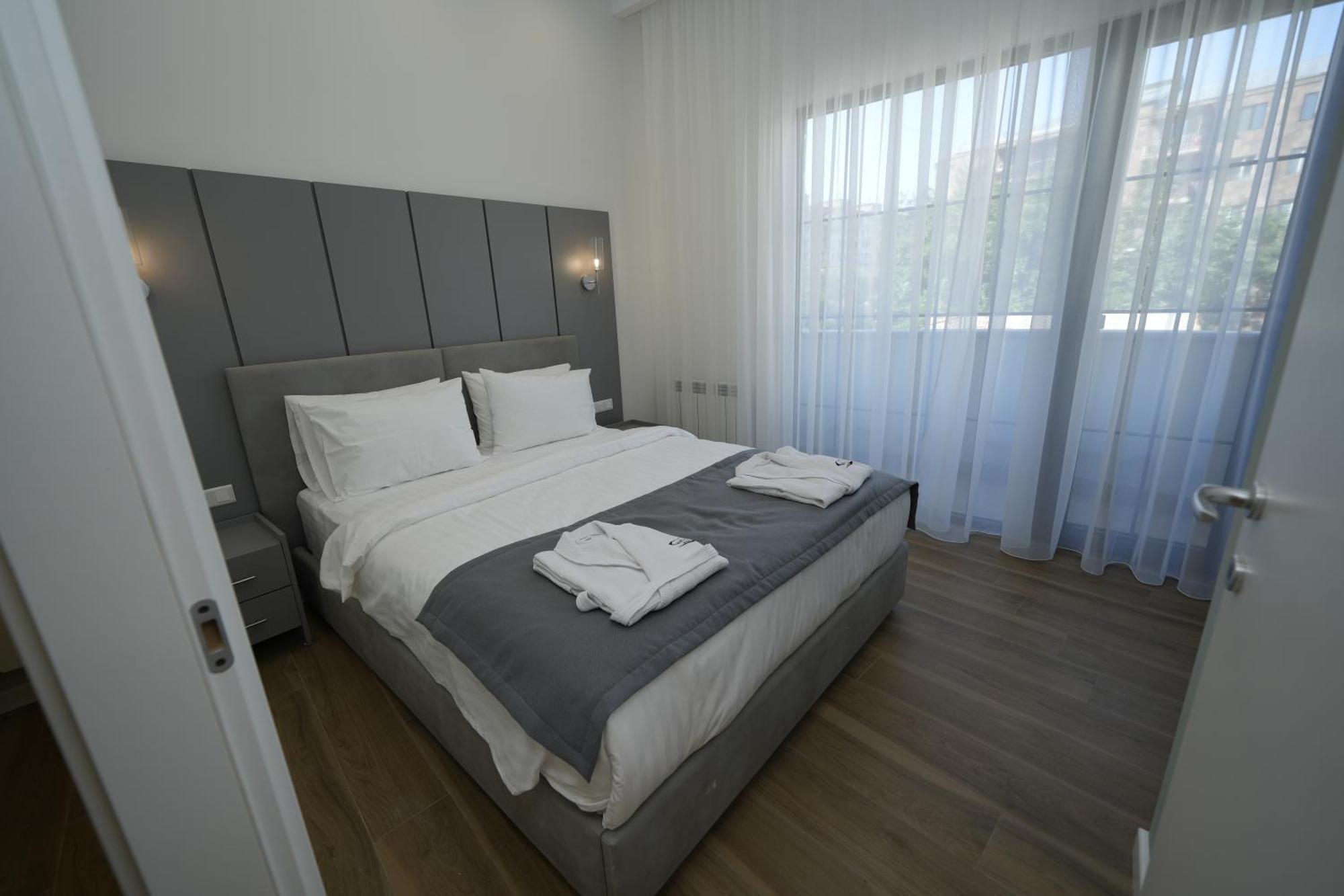 Ser In Hotel Ереван Экстерьер фото